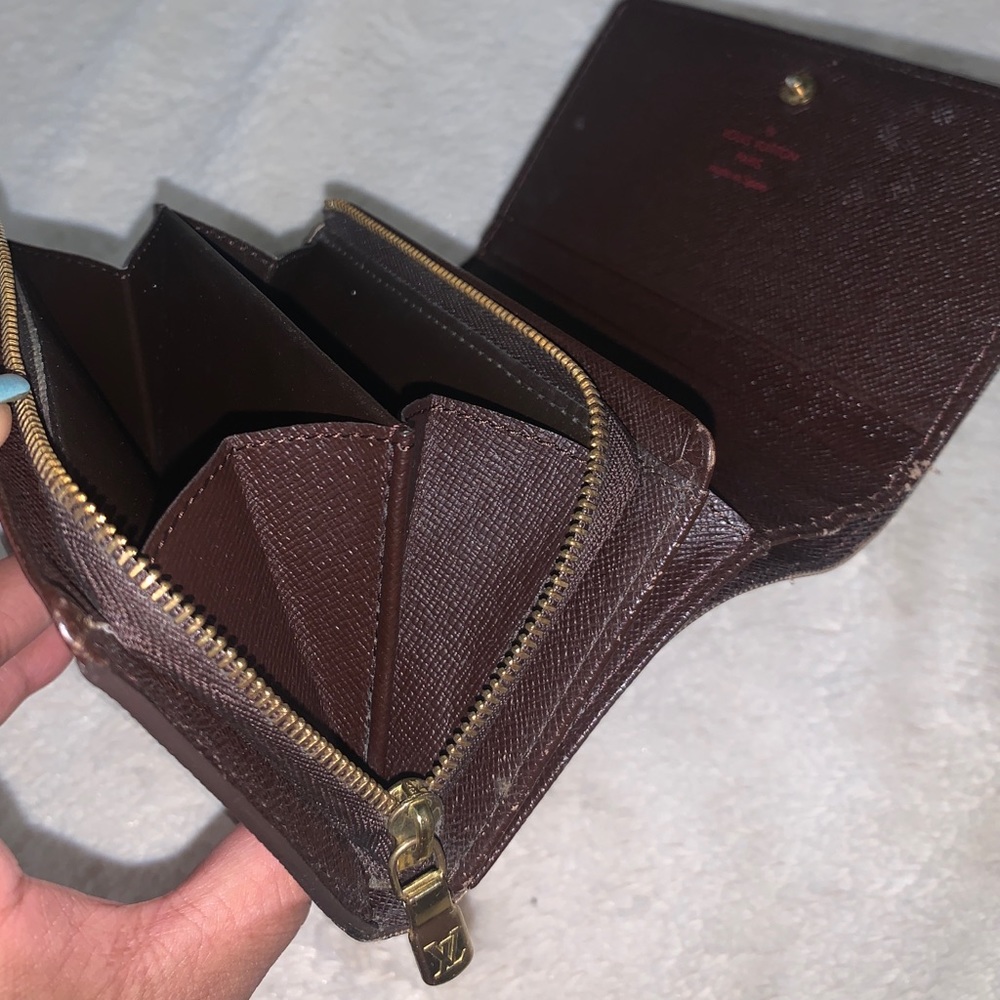 👑✅PRICE FIRM✅ AUTHENTIC Louis Vuitton Damier Wallet - Picture 12 of 17
